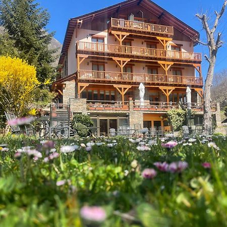 Hotel Estanys Blaus Tavascan Bagian luar foto