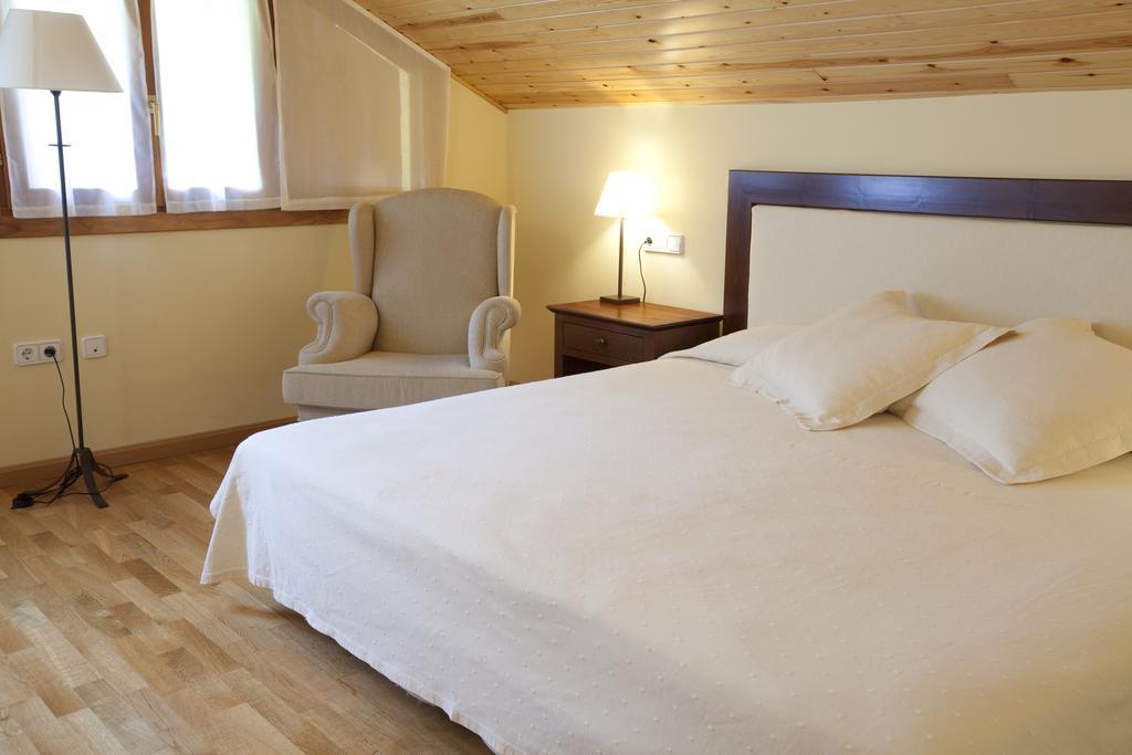 Hotel Estanys Blaus Tavascan Bagian luar foto