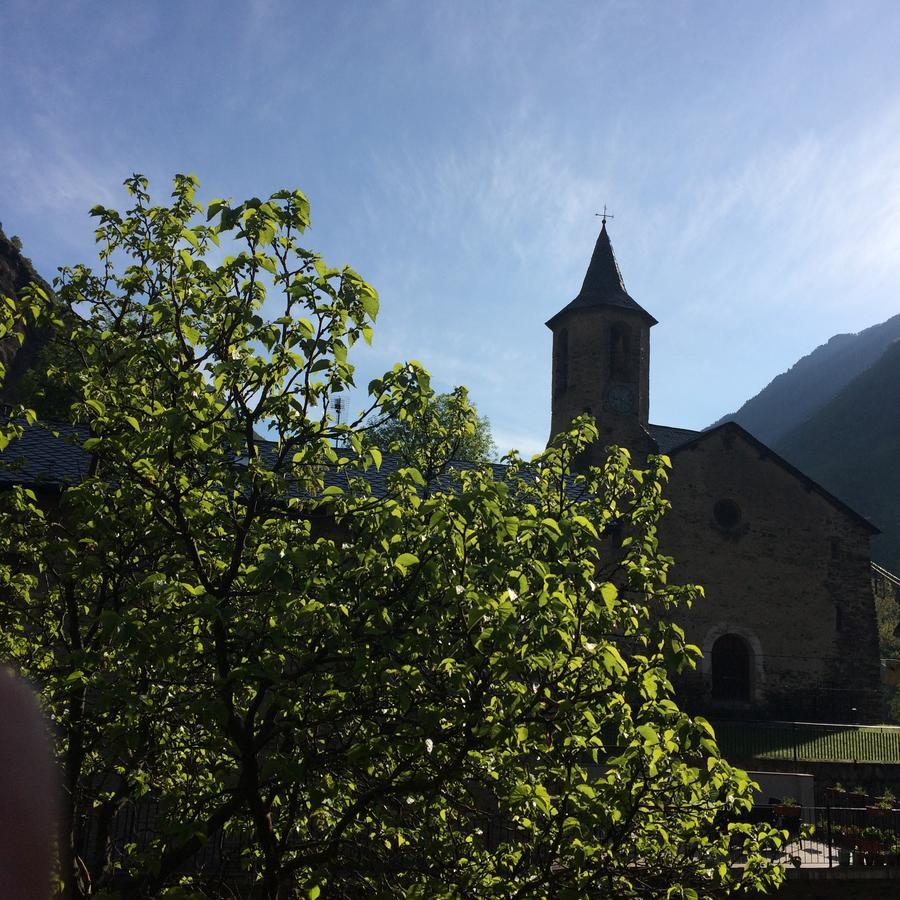 Hotel Estanys Blaus Tavascan Bagian luar foto